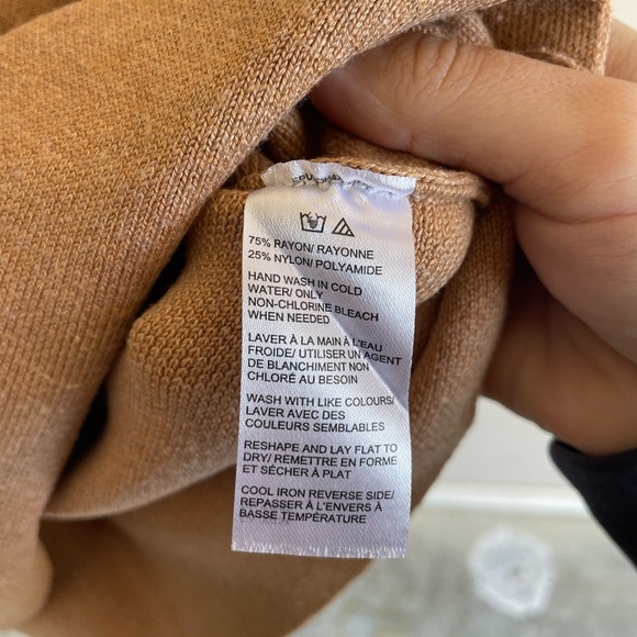 Women's Saks Fifth Avenue Sweater - Sz. M - Picture 3 of 4